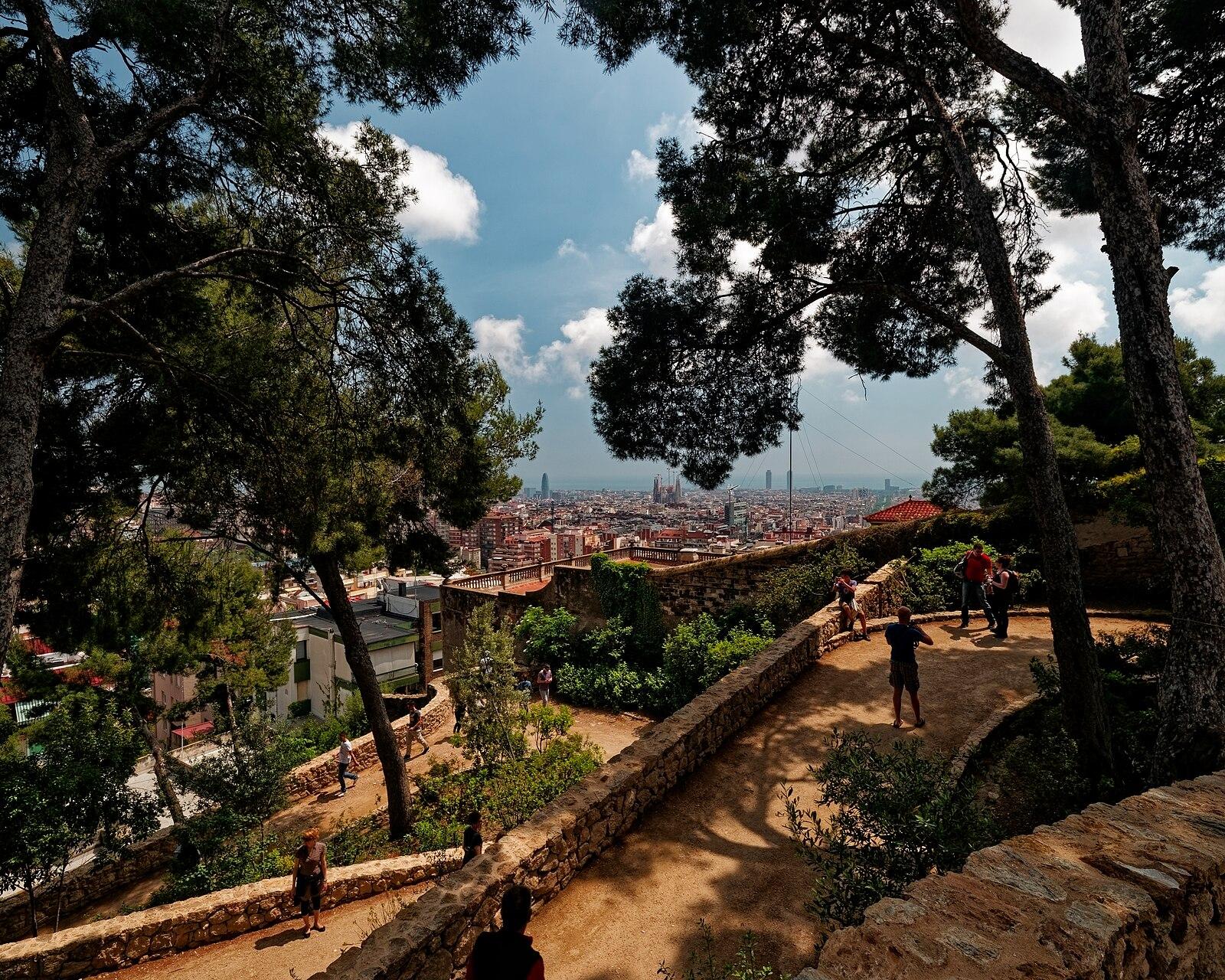 Barcelona Parc Güell View SE towards Torre Glòries & la Sagrada Família