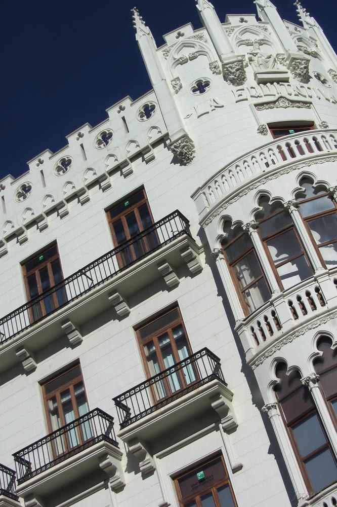 Barcelona's Summer Festivals, Markets, and Live Music Take Over July 11-13