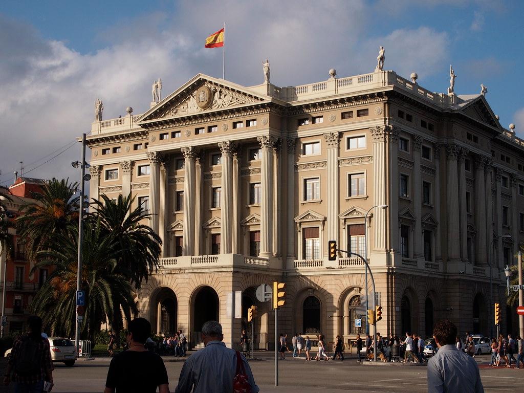 Barcelona Council Approves Housing, Tourism, Transport Changes Across Ten Districts
