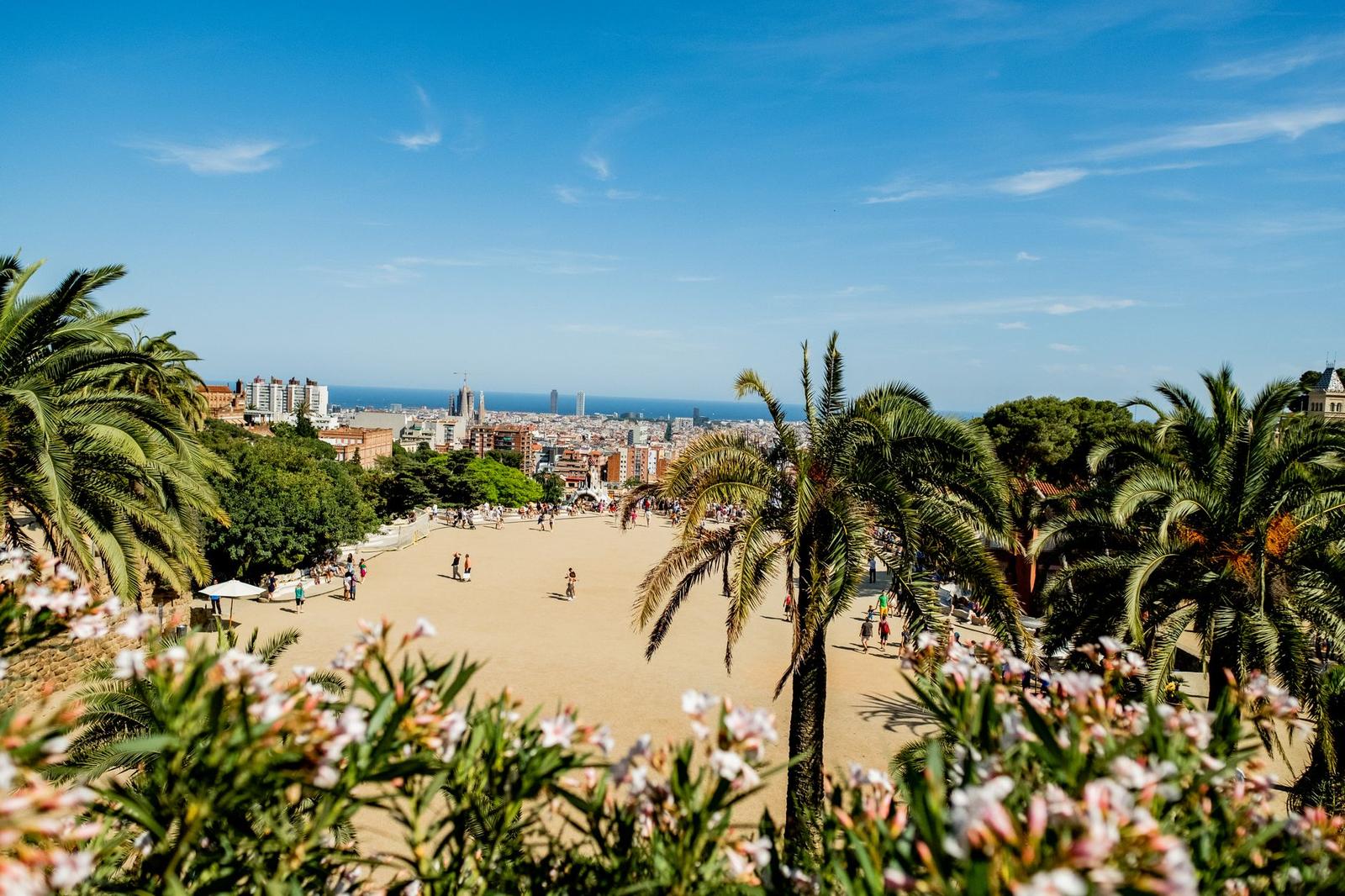 Barcelona's Community Fitness Movement Transforms Wellness Through Group Exercise