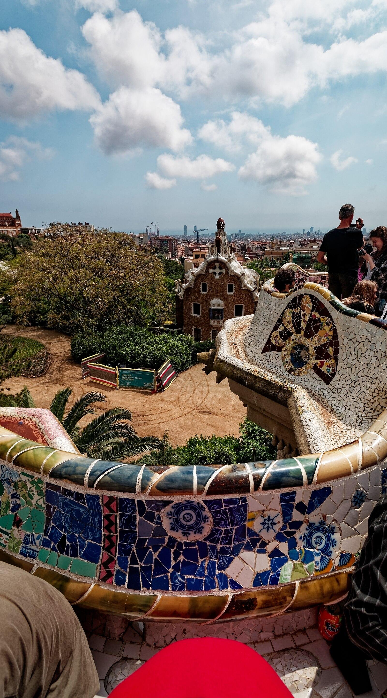 Barcelona Parc Güell Main square Curved Mosaic winding around at edges of the Main square