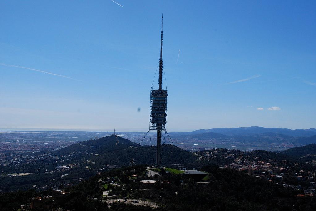 Barcelona Education Officials Ban Smartphones, Outline €X Million School Upgrades