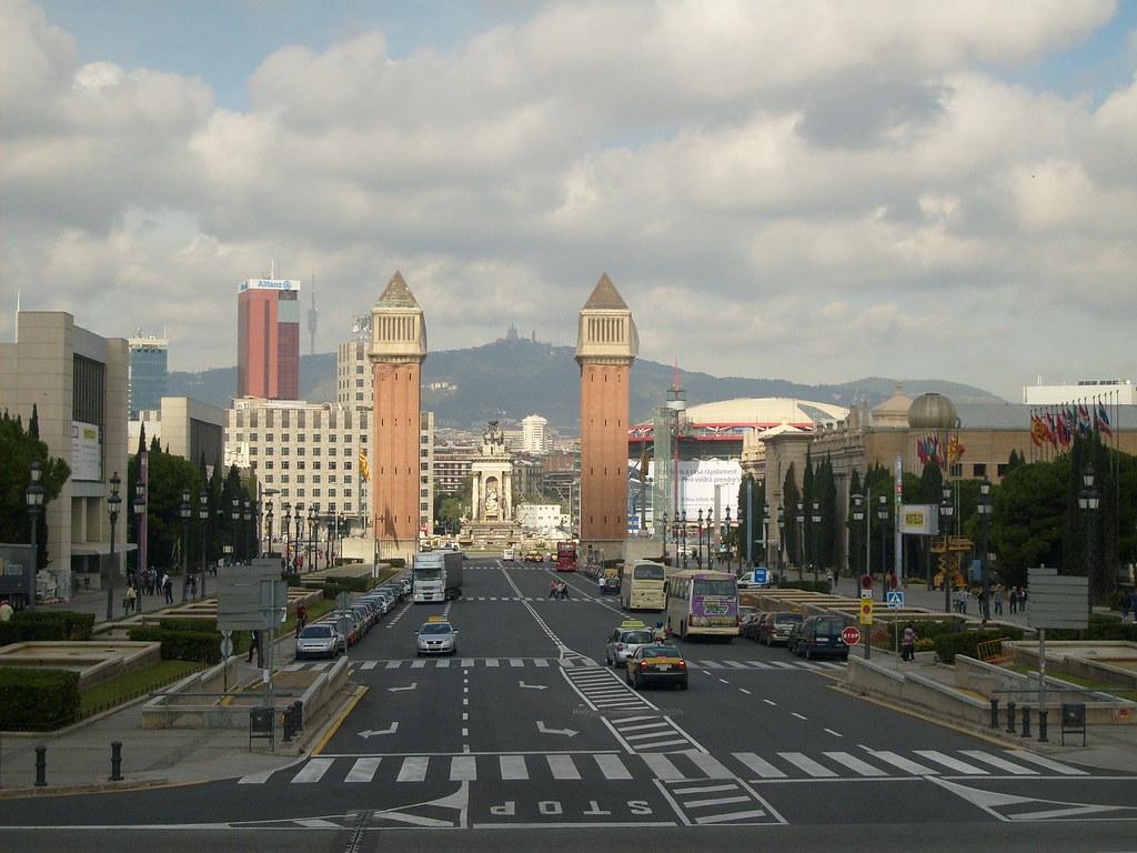 Barcelona's School Changes Reshape Where Families Live and Work
